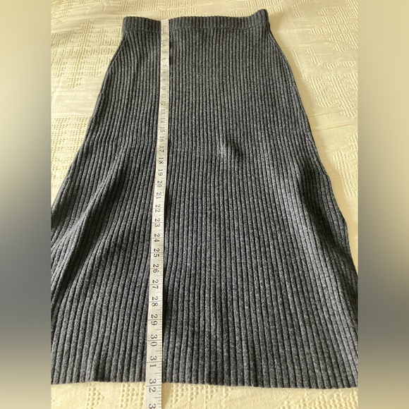 HUGO BOSS Charcoal Grey Ribbed Wool and Cashmere Blend MIDI Skirt Size M NWT - Picture 12 of 15